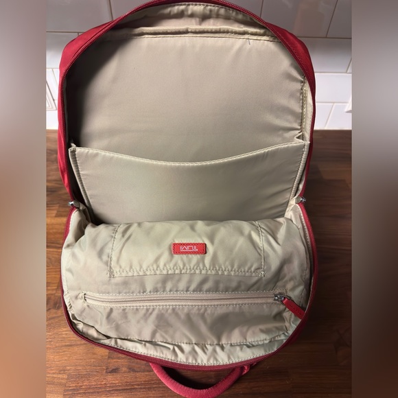 EPSOM TUMI business travel backpack. - Picture 3 of 6